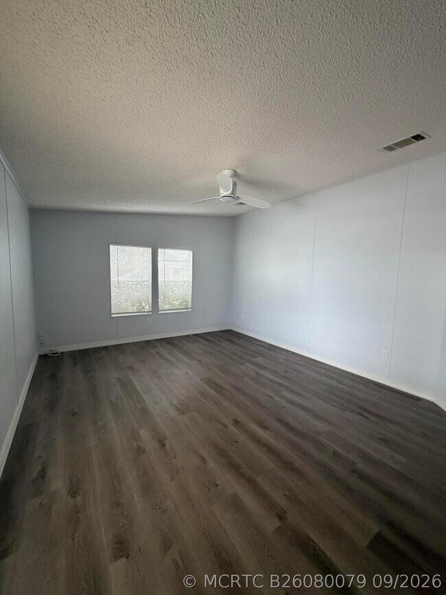 Foto del edificio - 8179 Sandwedge Terrace