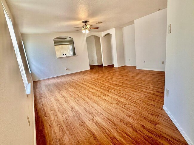 Building Photo - 17204 Ardisia Dr