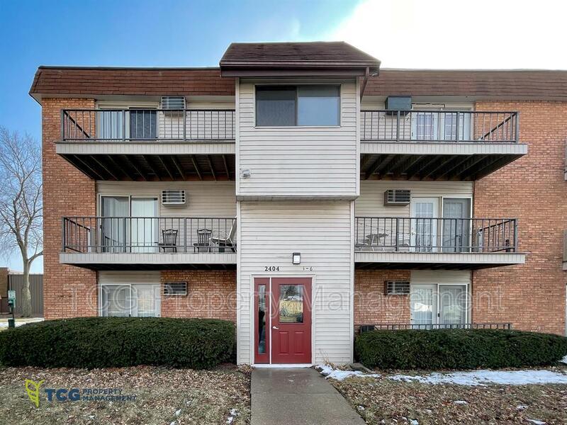 Primary Photo - 2404 Marquette Rd