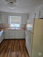 Building Photo - 64 Barnsdale Rd