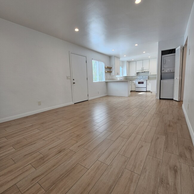 Building Photo - 1845 N Vulcan Ave