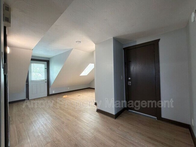 Foto del edificio - 2400 R St