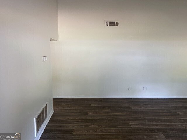 Foto del edificio - 222 Peartree Ln