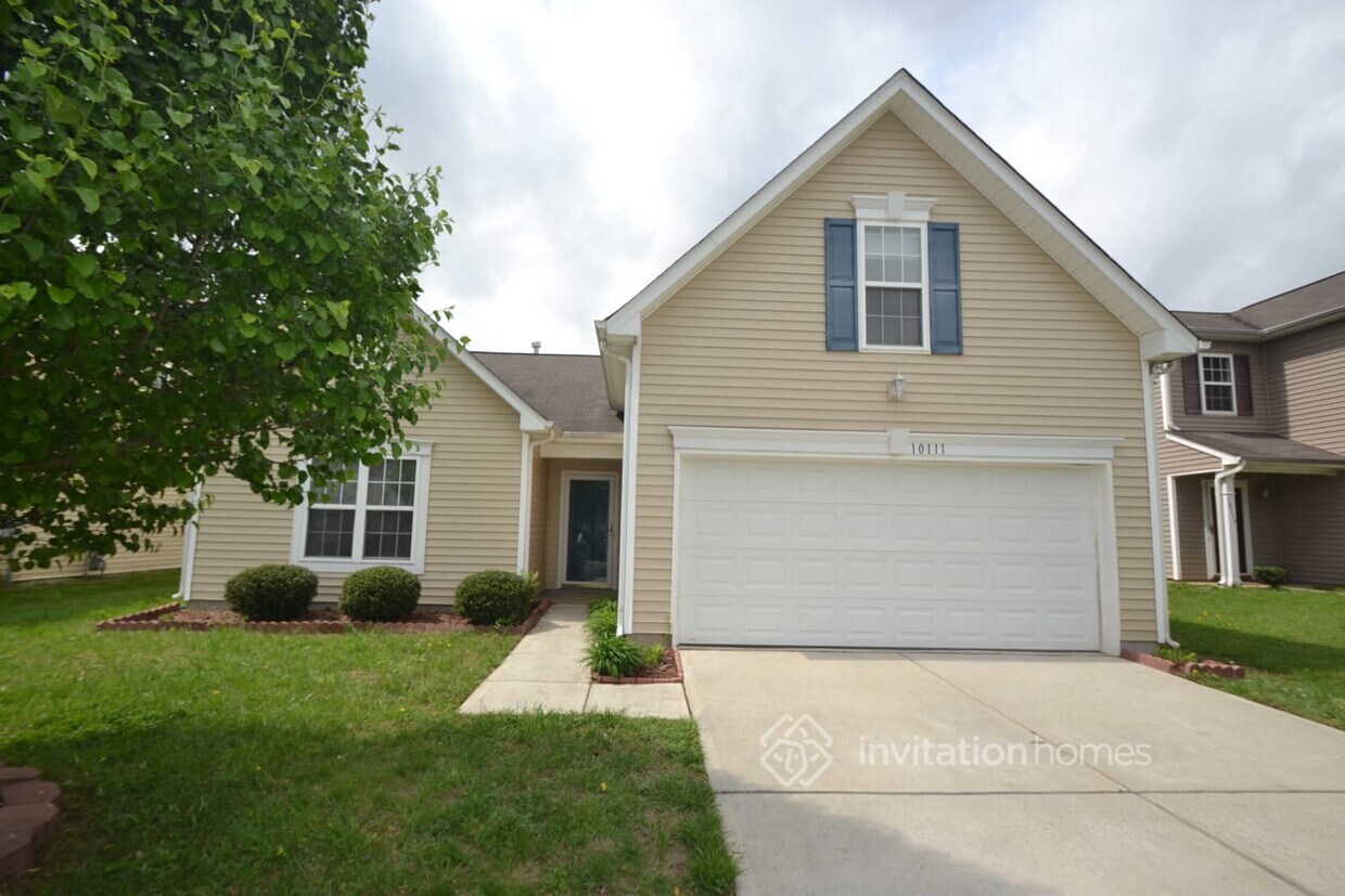 10111 Green Hedge Ave, Charlotte, NC 28269 House Rental in Charlotte