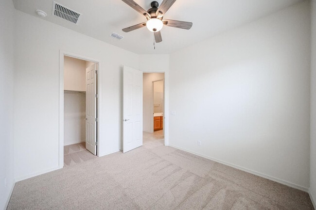 Foto del edificio - 25620 N 167th Dr