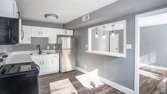 2BR,1BA,-840SF, Deluxe - District At Williamsburg