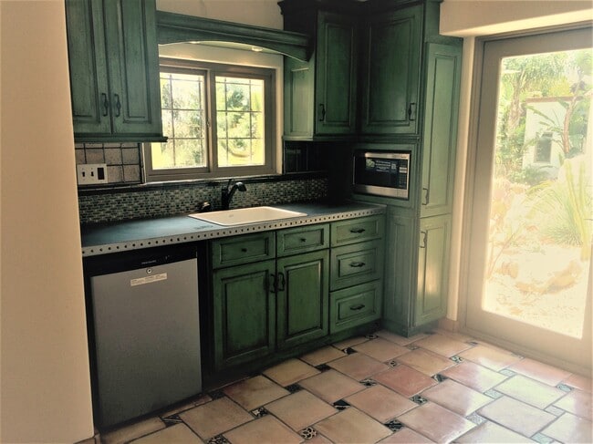kitchen - 21967 Pacific Coast Hwy