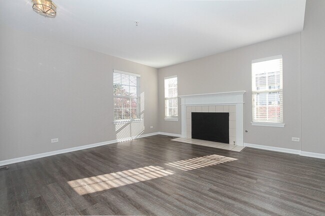 Foto del edificio - 2465 Frost Dr