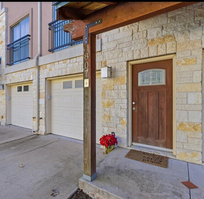 Foto del edificio - 13420 Lyndhurst St