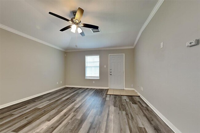 Building Photo - 10835 Barker View Dr