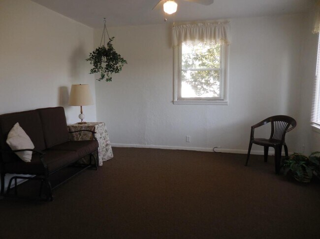 Building Photo - 275 Parkway St