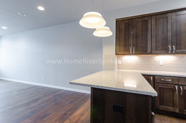 Foto del edificio - 2365 W Summit Pkwy