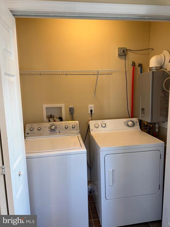 Foto del edificio - 15 W Floral Ave