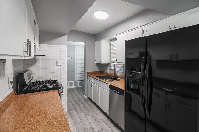 Foto del edificio - 10321 Luella Ave
