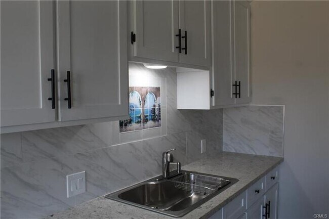 Foto del edificio - 4426 N Lakewood Blvd