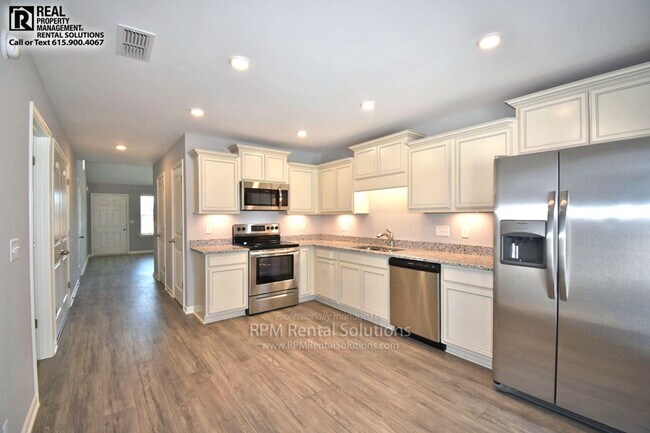 Foto del edificio - Newer 3BR/2.5BA+Bonus luxury townhome! Att...