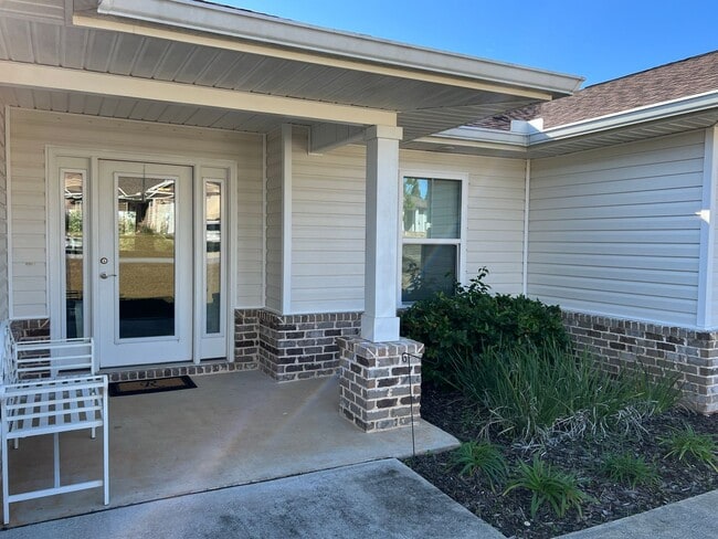 Building Photo - Executive Living