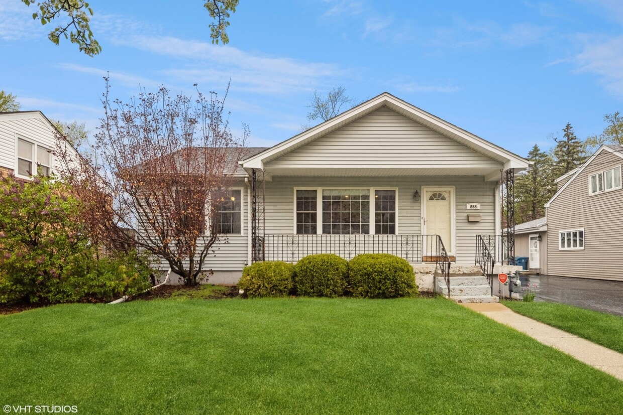 655 Thomas St, Elmhurst, IL 60126 House Rental in Elmhurst, IL