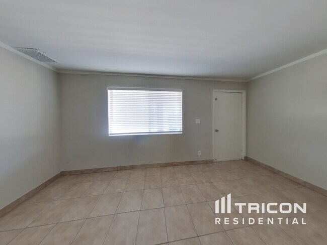 Foto del edificio - 1649 W Pueblo Ave