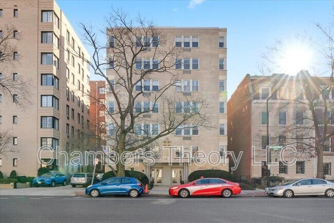Foto del edificio - 1725 New Hampshire Ave NW