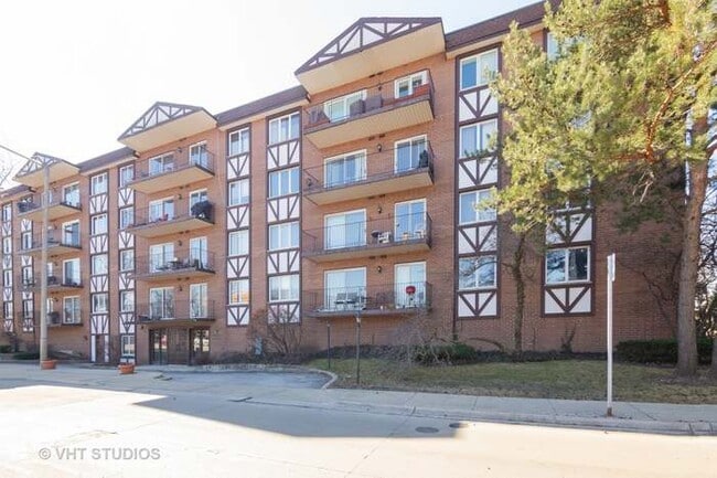 Building Photo - 5935 Lincoln Ave