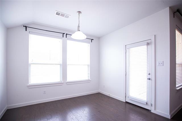Building Photo - 404 Barnstorm Dr