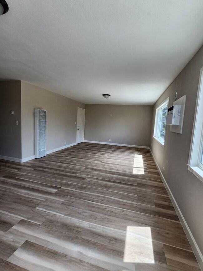 Living room - 3201 64th Ave