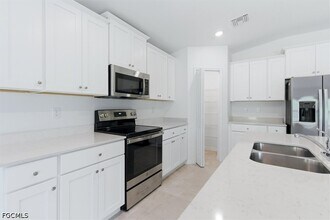 Building Photo - 3911 Treasure Oak Wy