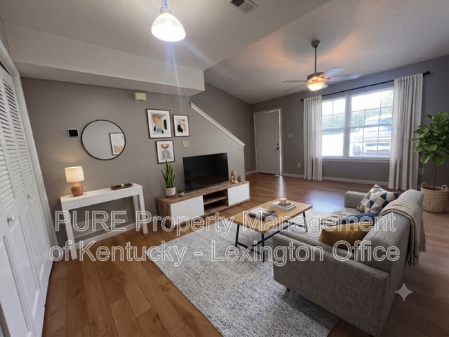 Building Photo - 1100 Horsemans Ln