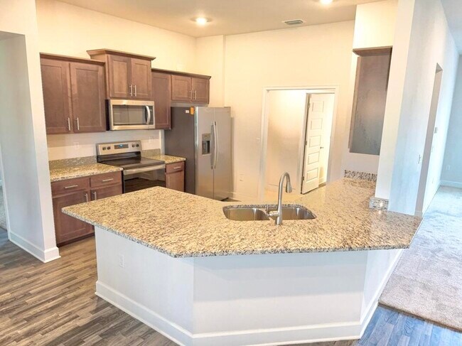 Building Photo - 5237 NW Reba Cir