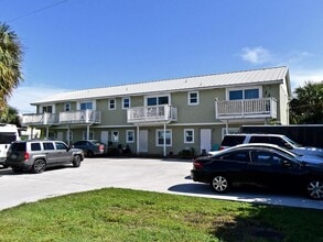 Building Photo - 1807 St Lucie Ct
