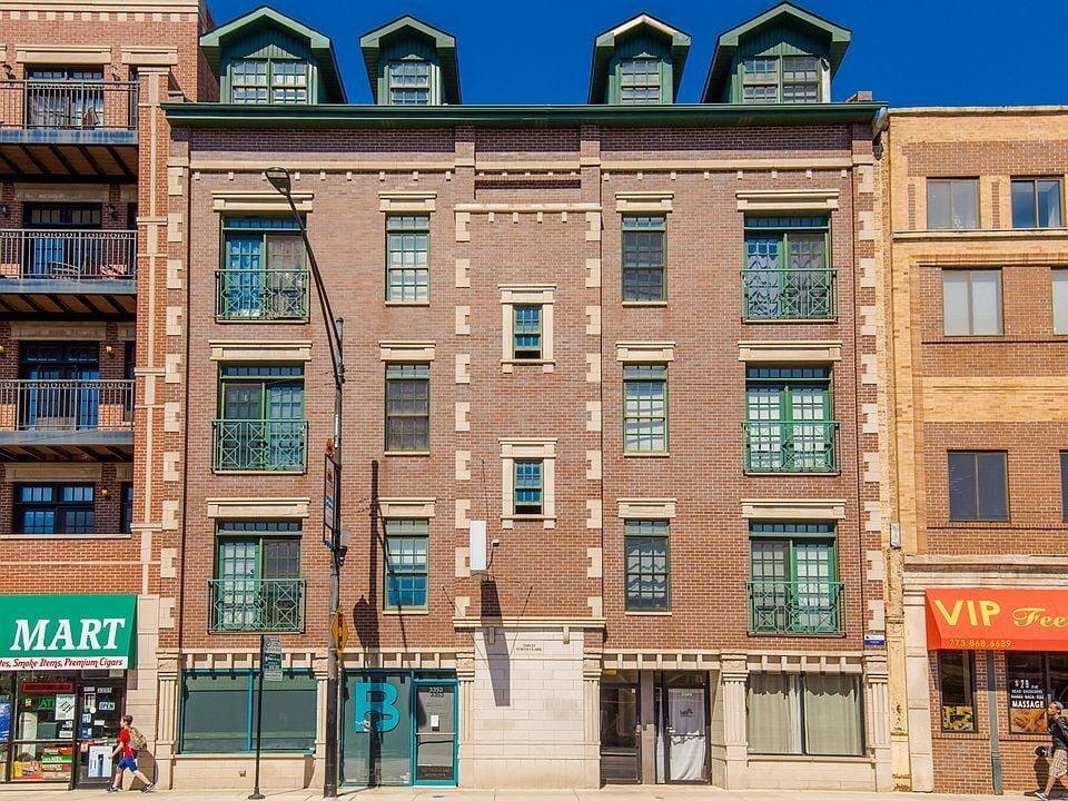 Primary Photo - 3349 N Clark St