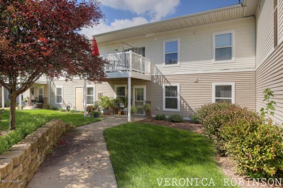 3738 Riverbed Ln SE, Caledonia, MI 49316 Condo for Rent in Caledonia