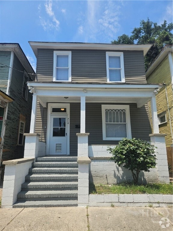 Building Photo - 714 W 38th St
