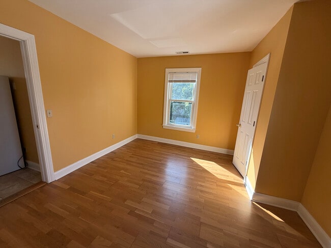Building Photo - 252 Villa Ave