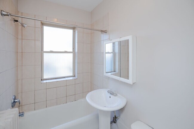 Building Photo - 2209 S 61st Ct