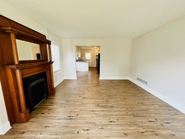 Foto del edificio - 4832 S 6th St