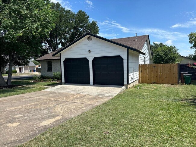 Foto del edificio - 3708 Alexandria Dr