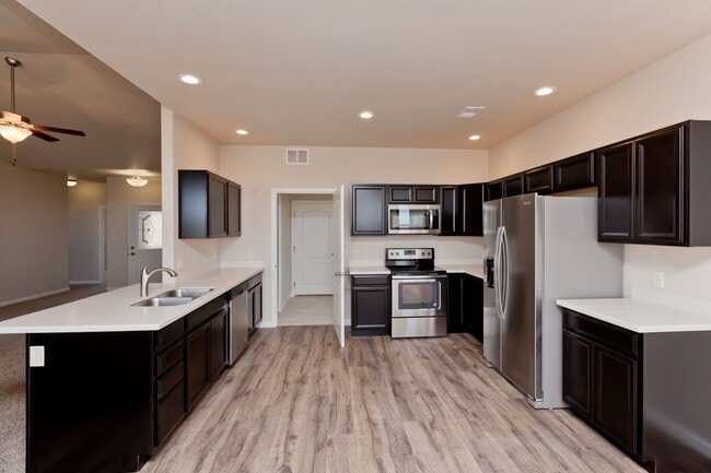 Kitchen - 119 Dry Creek Ct House