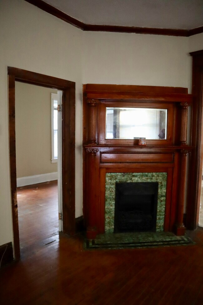 living room - 1222 N 21st St