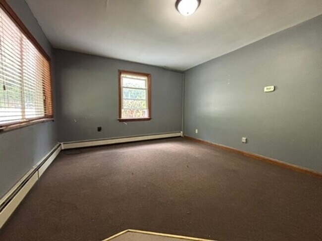 Building Photo - 2 Bed | 1 Bath | Value Rental