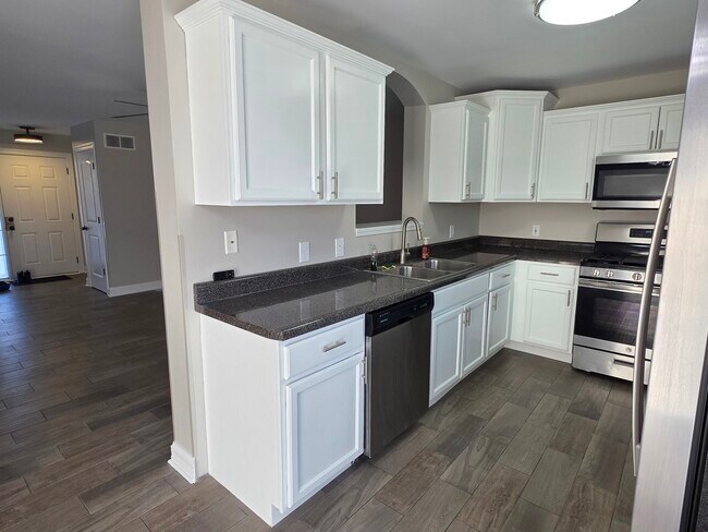 Foto del edificio - 234 W Kyra Ln