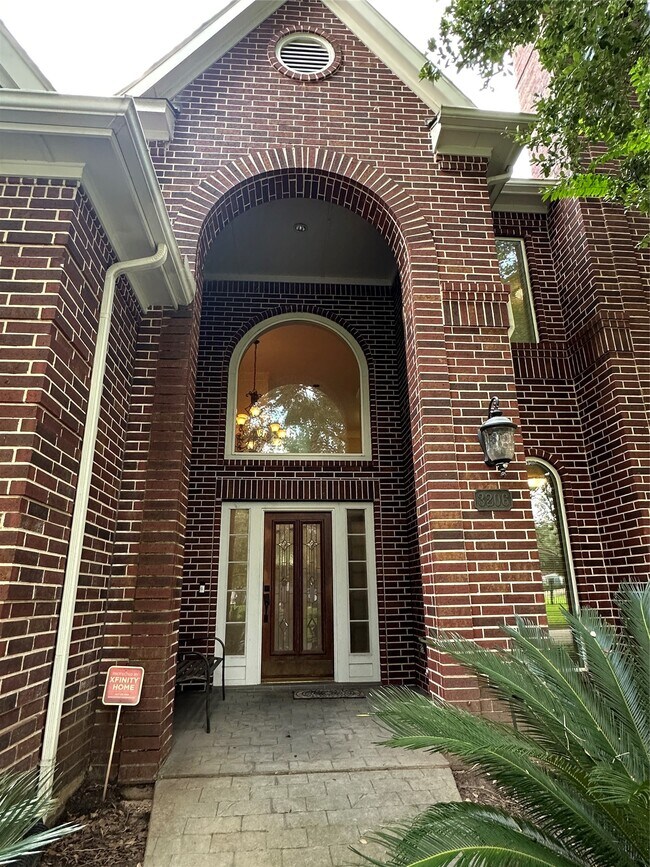 Foto del edificio - 3206 Oakland Dr