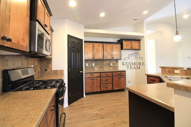 Foto del edificio - 544 Lakerose Loop