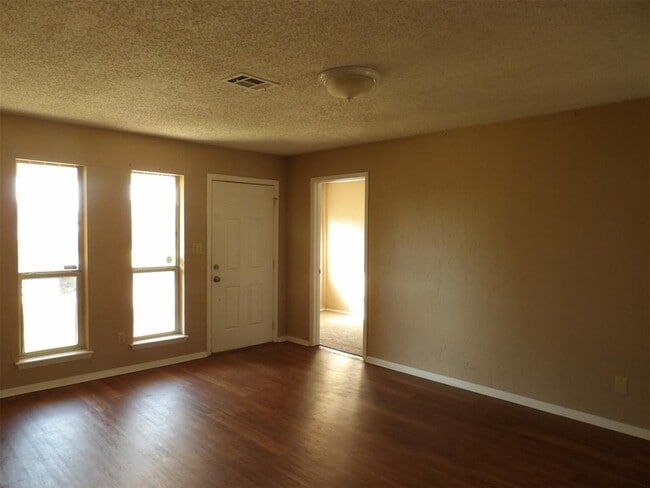 Foto del edificio - 637 NW 21st St