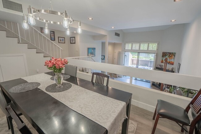 Building Photo - Oak Pointe 2 Bedroom Townhome in Sherman O...