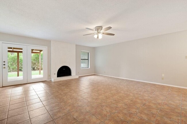 Building Photo - 10211 Missel Thrush Dr