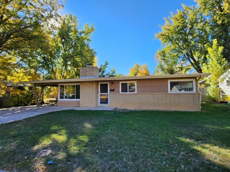Primary Photo - 1609 Crestmore Pl