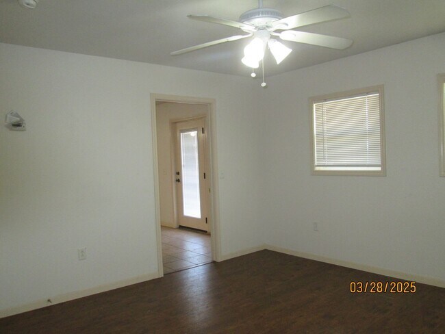 Foto del edificio - 2601 W 5th St