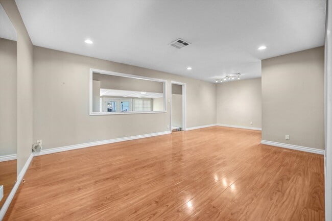 Building Photo - 17220 Elkwood St